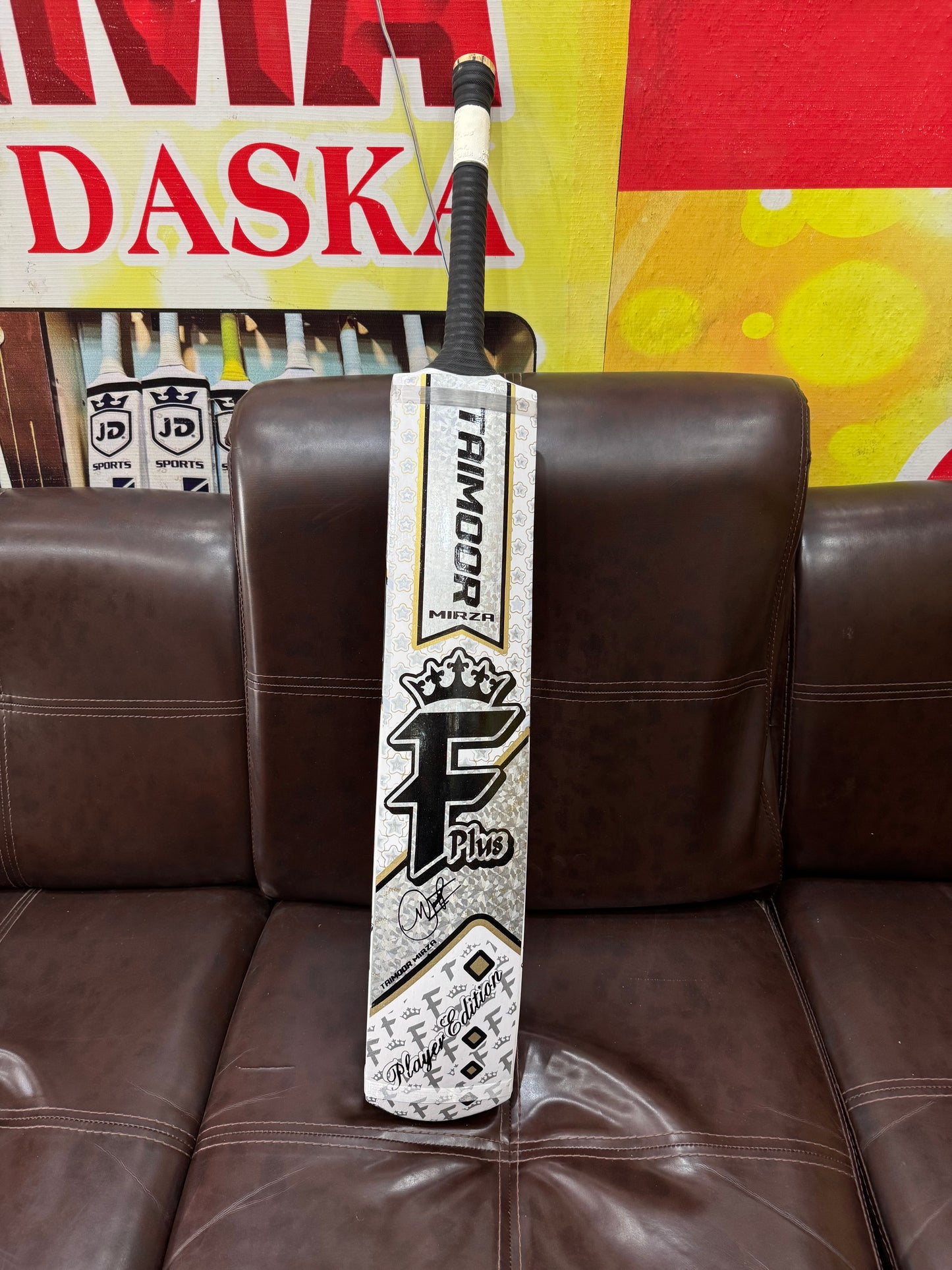 F PLUS BAT TAIMOOR EDITION